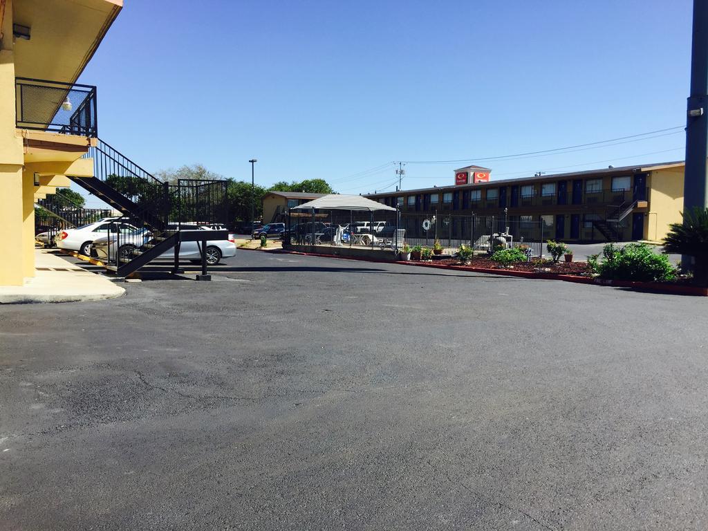 Travelodge By Wyndham New Braunfels Ngoại thất bức ảnh