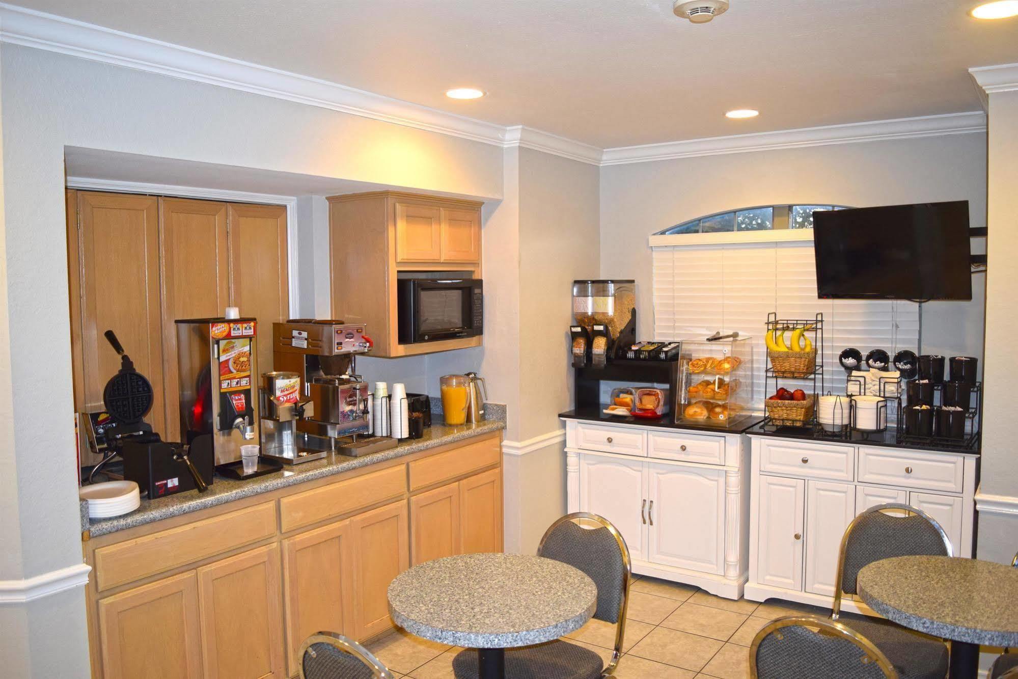 Travelodge By Wyndham New Braunfels Ngoại thất bức ảnh